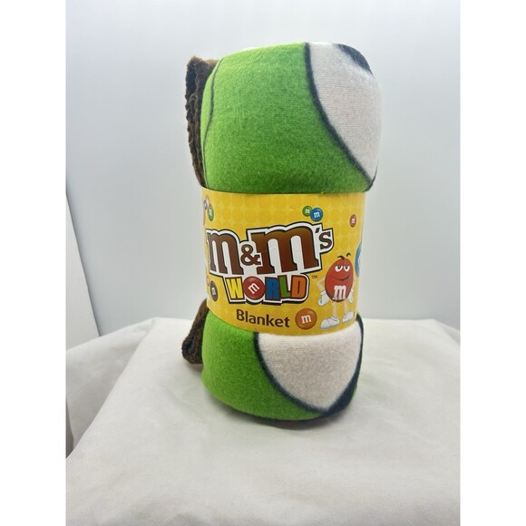 M & M Fleece 50" x 60 " Blanket NWT - Picture 1 of 7